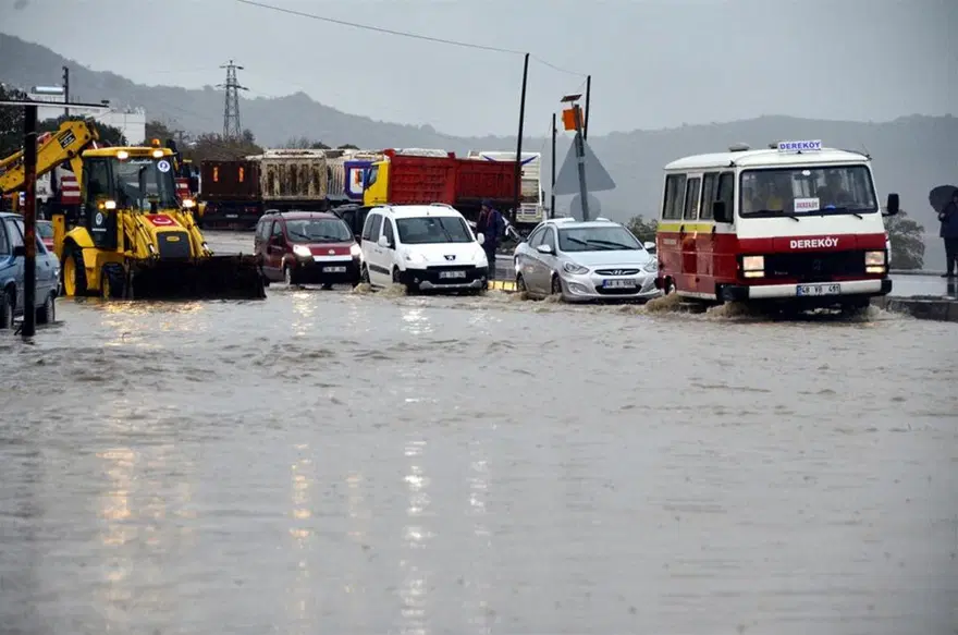 Bodrum'u sel aldı 3 Bodrum'u sel aldı 3