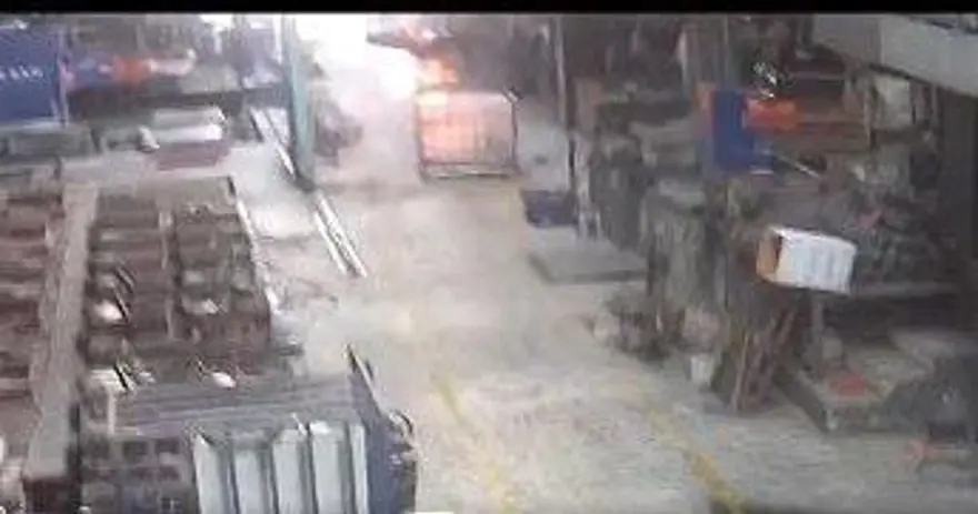 Konya’da fabrikada korkunç olay: Boya kazanı patladı, işçininkıyafetleri tutuştu 2