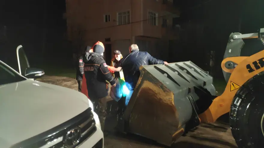 Edirne Uzunköprü'de dere taştı: Mahsur kalanlar kurtarıldı 2