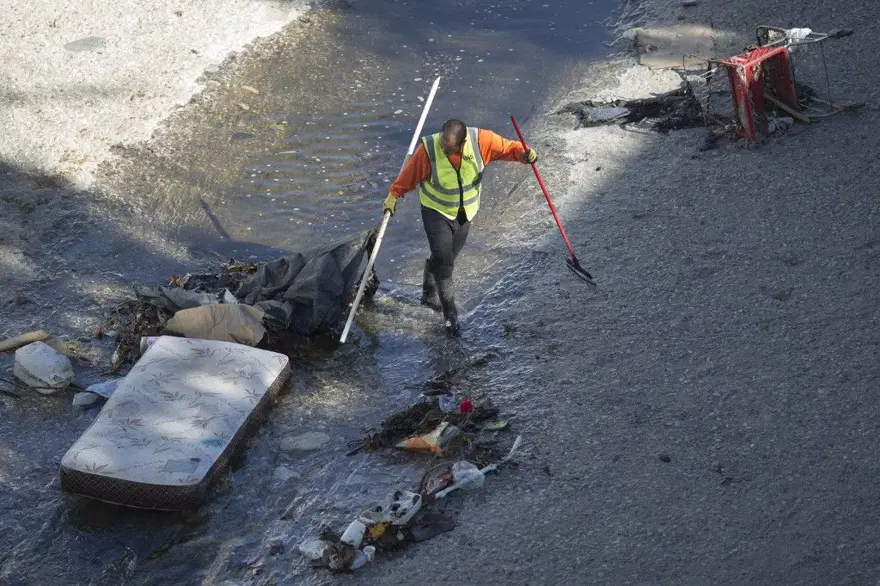 Los Angeles'ta 40 bin evsiz otellere yerleştirilecek 4