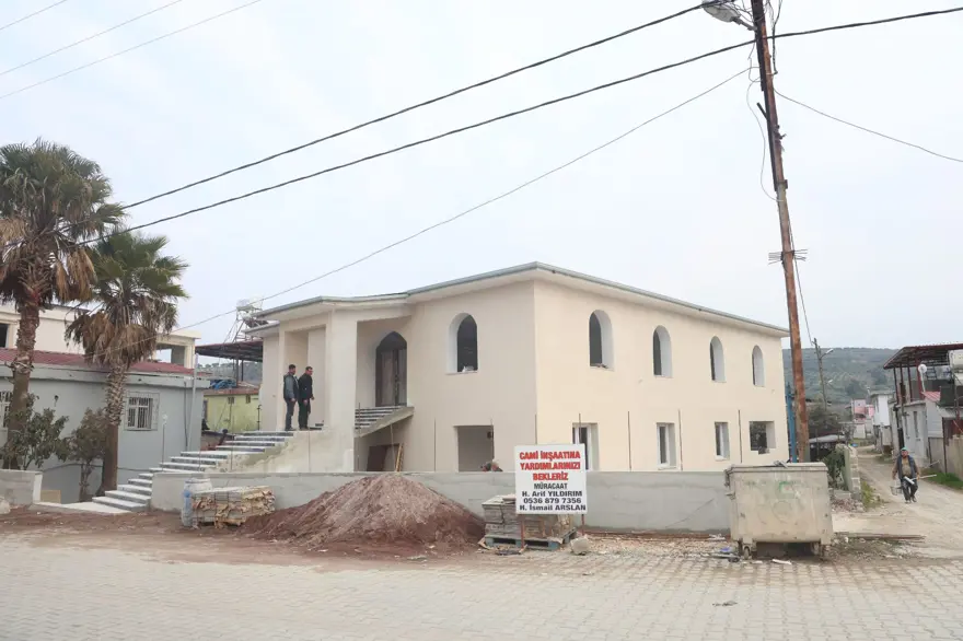 Depremin yıktığı mahallede camiler minaresiz kaldı: Vatandaş yardım bekliyor 3
