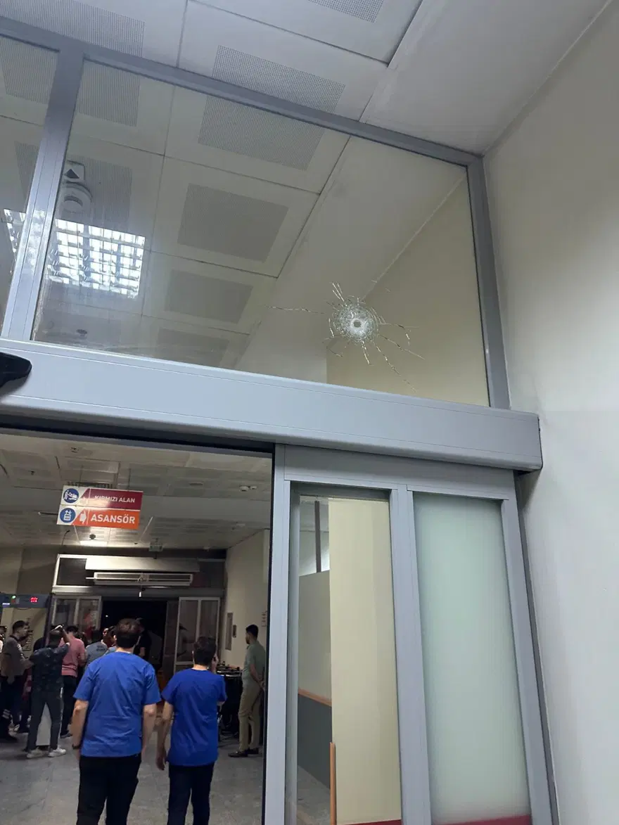 Bahçelievler Devlet Hastanesi'nde silahlı saldırı: Yaralılar var 1