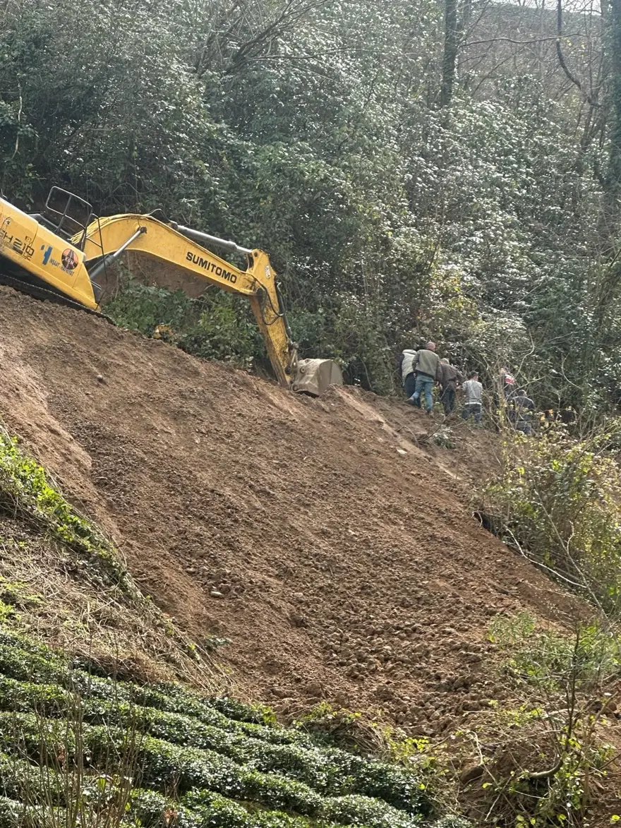 Trabzon'da içme suyu hattı çalışmasında göçük: 3 işçi yaşamını yitirdi 