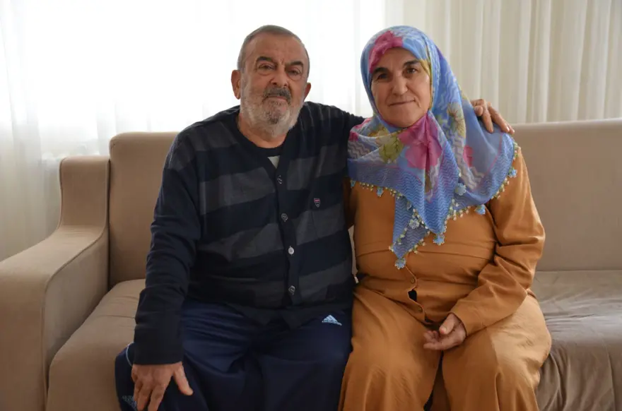 Depremde 8 dükkan ve 8 evini kaybetti: "Çocuklarım 5-6 saat enkazın altında kaldı" 3