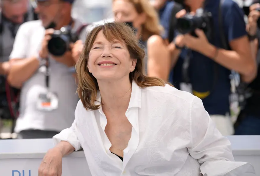 Dünyaca ünlü şarkıcı ve oyuncu Jane Birkin hayatını kaybetti 10