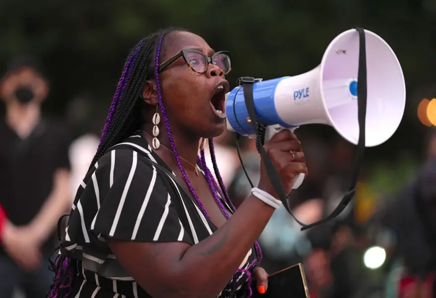 Polis tarafından öldürülen Sonya Massey için adalet! Binlerce kişi New York sokaklarında yürüdü 8
