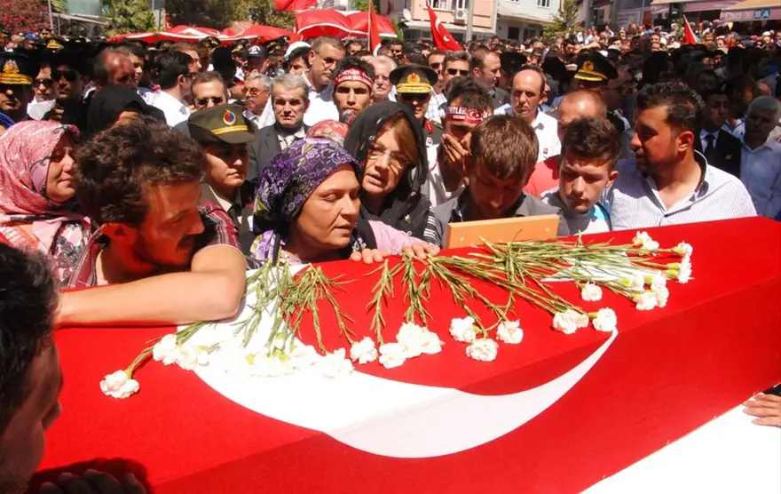 Şemdinli şehitleri son yolculuklarına uğurlandı 