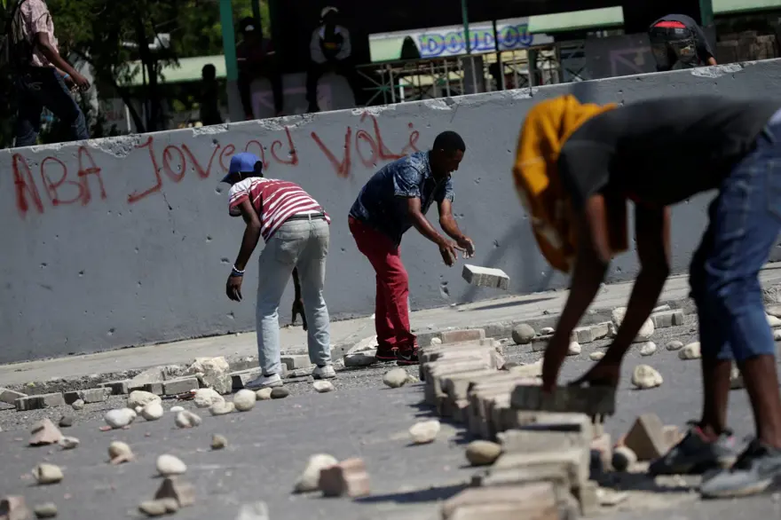 Haiti'de hükümet karşıtı protestolar şiddet olaylarına sahne oluyor 21