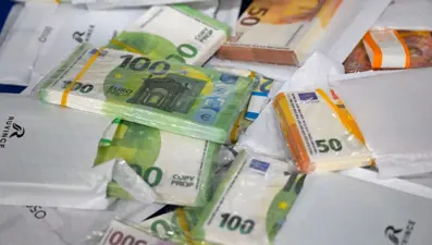 Euro yeniden zirveye oynuyor