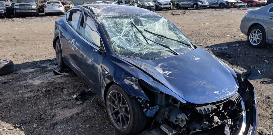 Takla atan Tesla Model 3 bu hale geldi (Yeni Tesla Model 3'ün özellikleri) 4