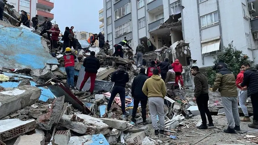 Depremzedelere yardım seferberliği 8