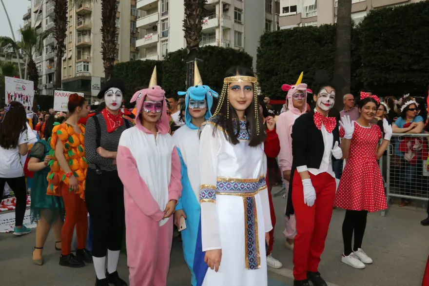 Adana'da renkli Portakal Çiçeği Karnavalı korteji 43 Adana'da renkli Portakal Çiçeği Karnavalı korteji 43