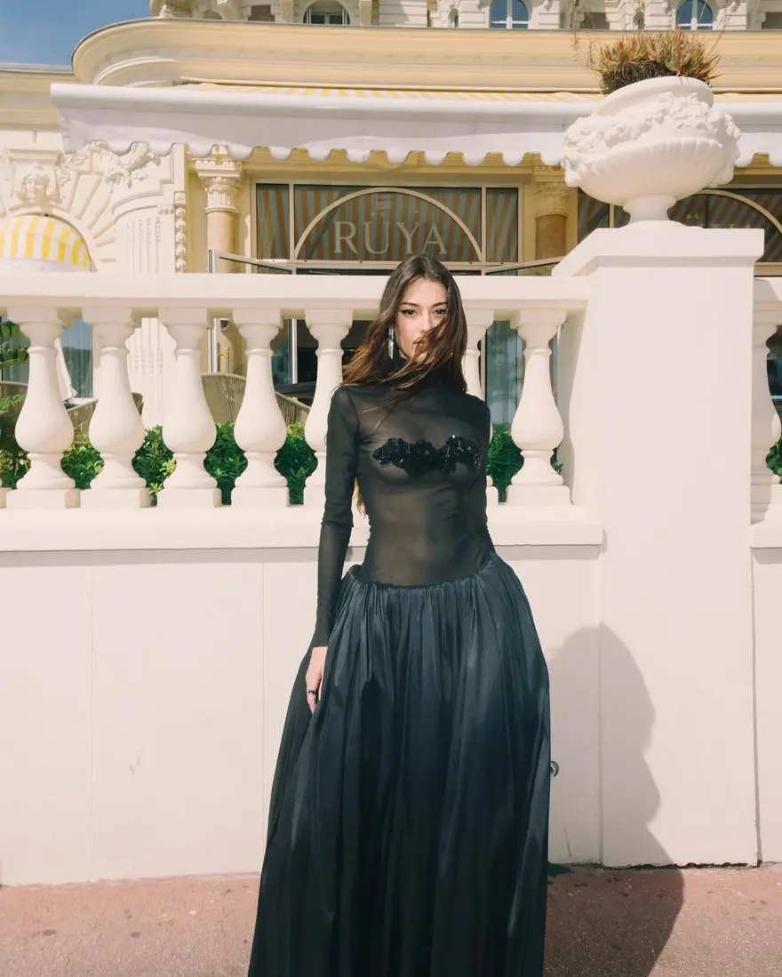 Cannes'a giden ünlüleri eleştirmişti: Dilan Çiçek Deniz'den Esra Dermancıoğlu'na cevap Cannes'a giden ünlüleri eleştirmişti: Dilan Çiçek Deniz'den Esra Dermancıoğlu'na cevap