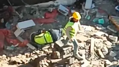 Esenler'de iş kazası: Kaynak yaparken düştü