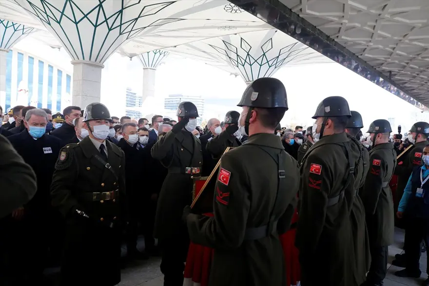 Pençe Kartal-2 Harekatı sırasında şehit olan askerler son yolculuğuna uğurlandı 5