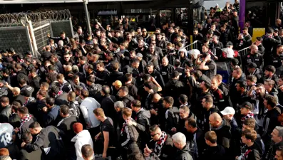 Beşiktaş taraftarı Rams Park'a 30 otobüs geldi