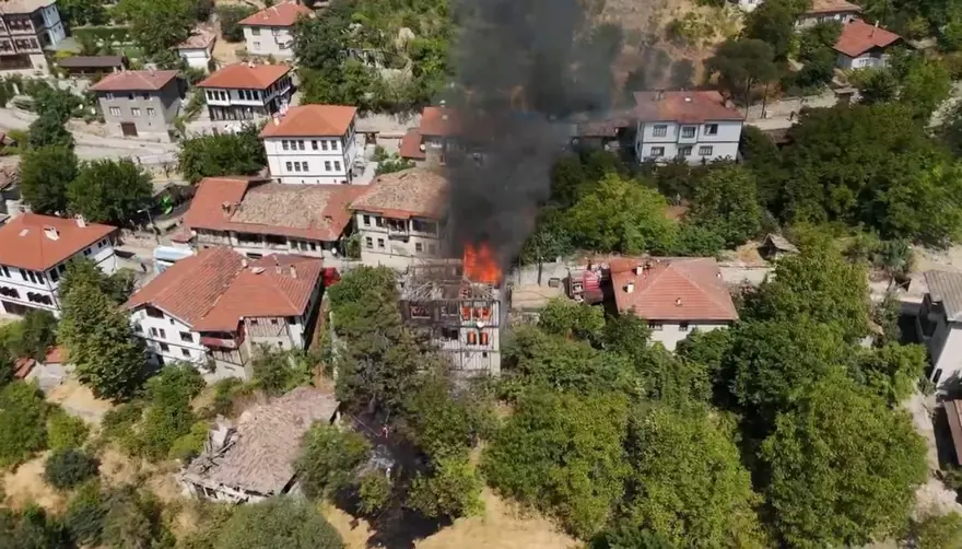Safranbolu'da tarihi konakta yangın 