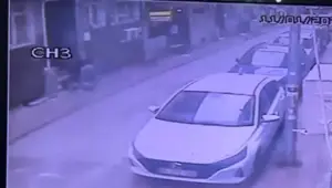 Bayılan epilepsi hastasının telefonunu çaldı