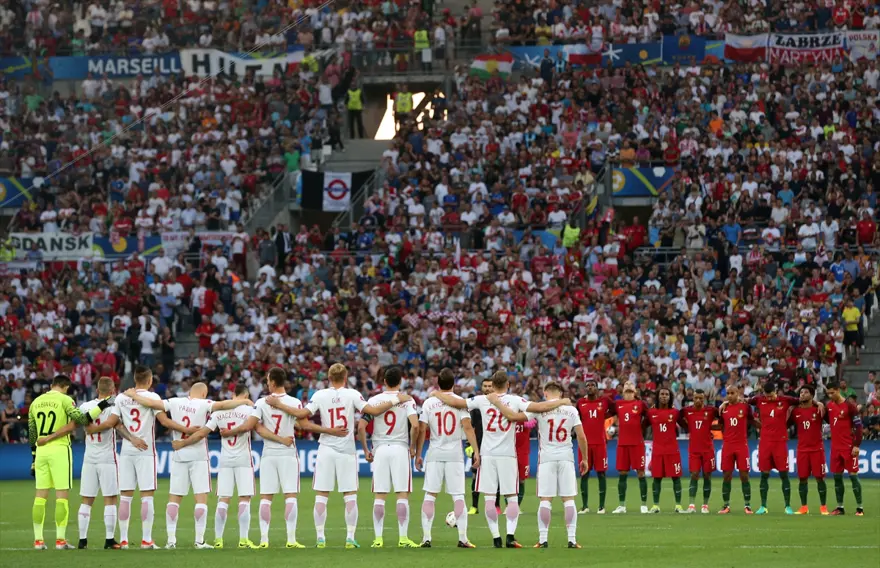 EURO 2016'da İstanbul için saygı duruşu 7