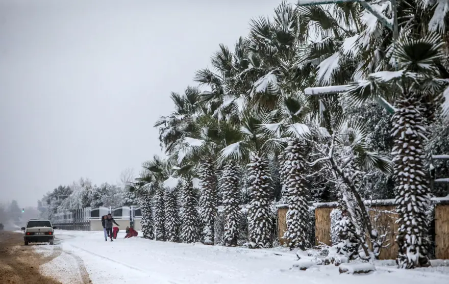 Antalya’ya 29 yıl sonra kar yağdı 45 Antalya’ya 29 yıl sonra kar yağdı 45