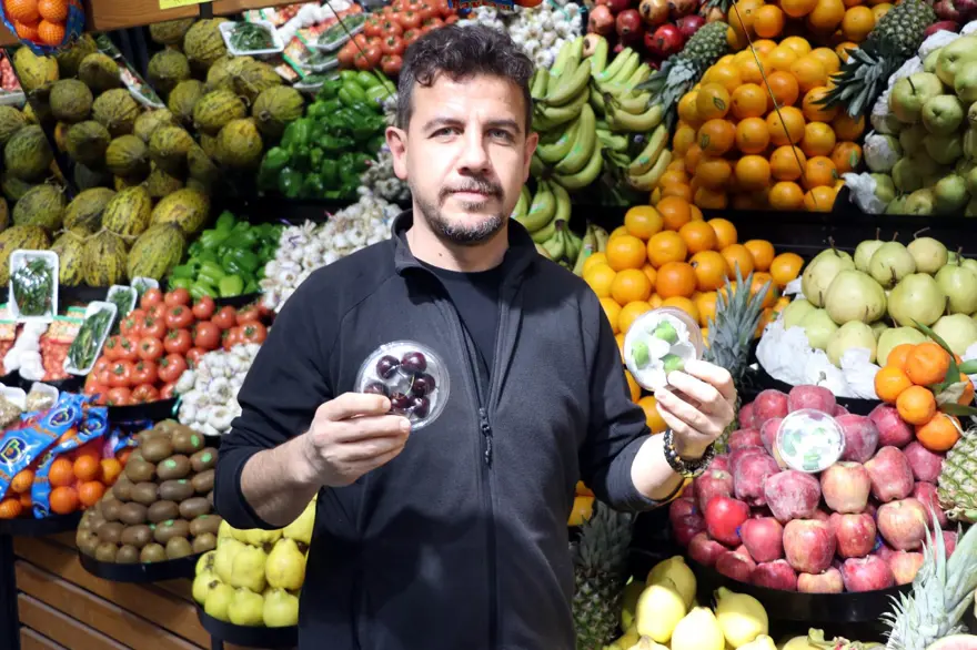 Kilosu 3 bin tanesi 53 lira | Yaz meyvesi kışın el yakıyor 10