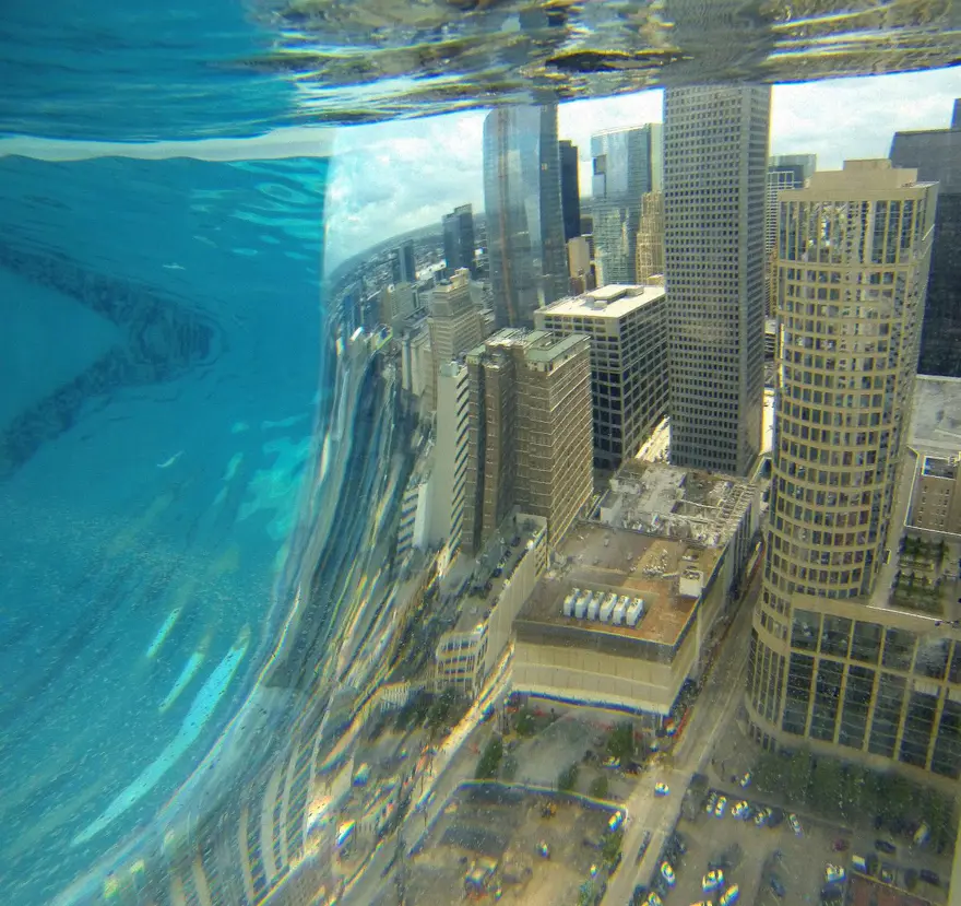 Yükseklik korkusu olmayanlara hitap eden gökdelen havuzu 9