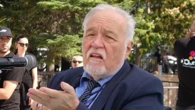 İlber Ortaylı'dan bozuk mikrofon tepkisi