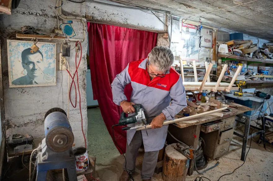 Elveda Rumeli dizisi hayatını değiştirdi! ‘Sütçü Ramiz'in arabasını yaparak başladı, şimdi film yapımcılarına satıyor 4