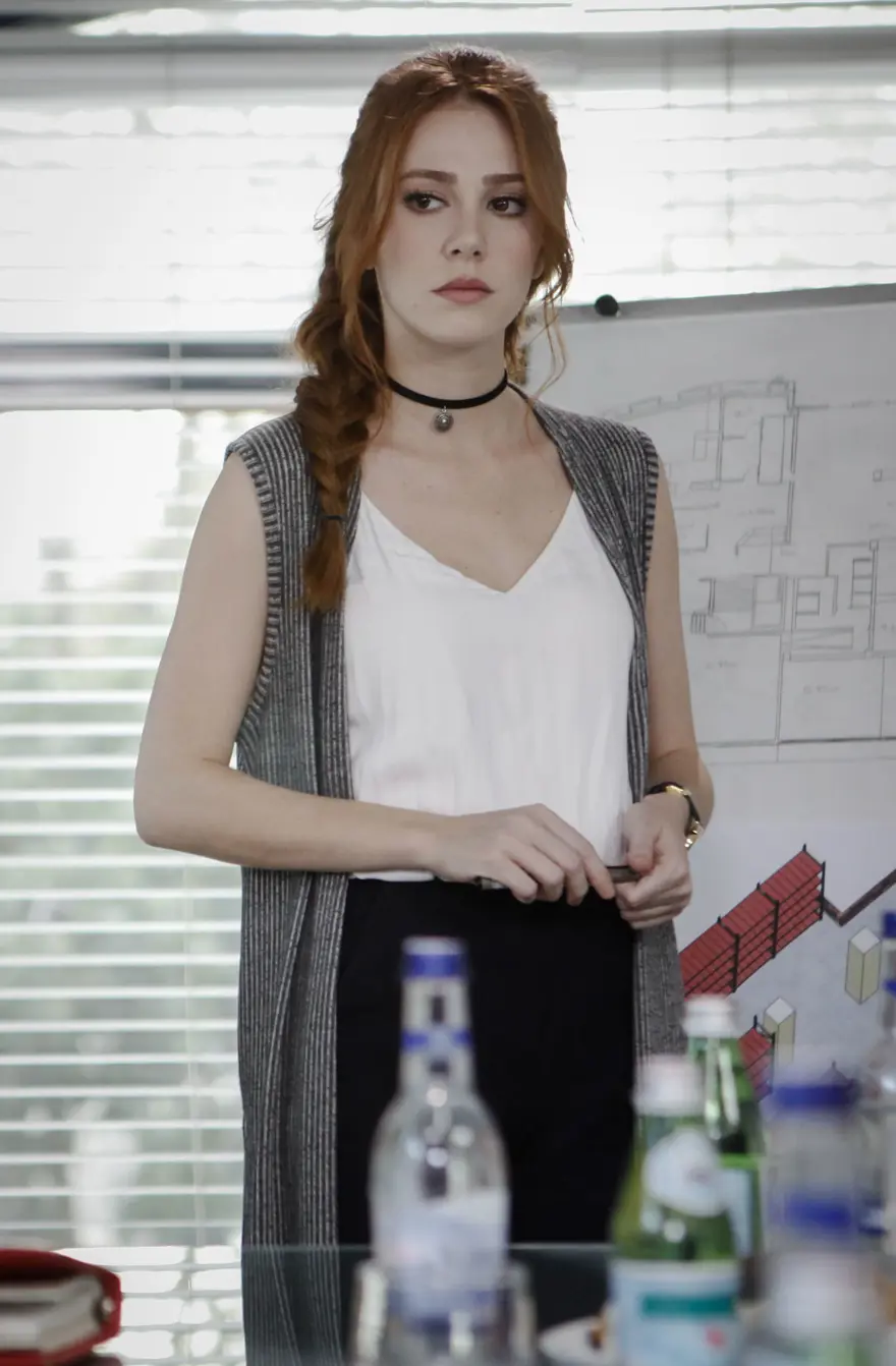Elçin Sangu, Kiralık Aşk 8