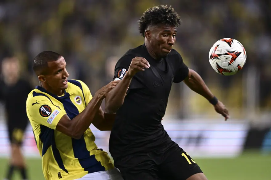 Fenerbahçe Avrupa Ligi'ne galibiyetle başladı: Kadıköy'de 3 gol 2 kırmızı kart! 13