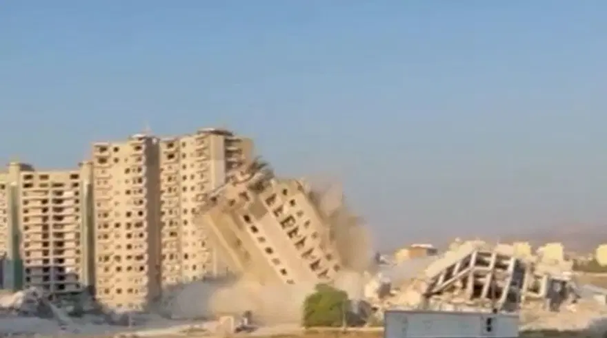 Hatay’da 16 katlı rezidans dinamitle yıkıldı 4 Hatay’da 16 katlı rezidans dinamitle yıkıldı 4