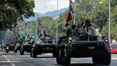 Venezuela'da alarm: 5'ten fazla savaş uçağı tespit edildi