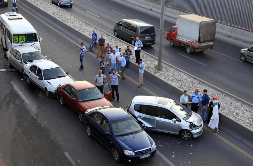 Başkentte zincirleme trafik kazası 7