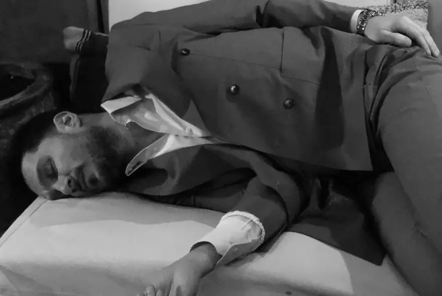 Sakla Beni'nin Mete'si Uraz Kaygılaroğlu'ndan set pozları: Kestik 2