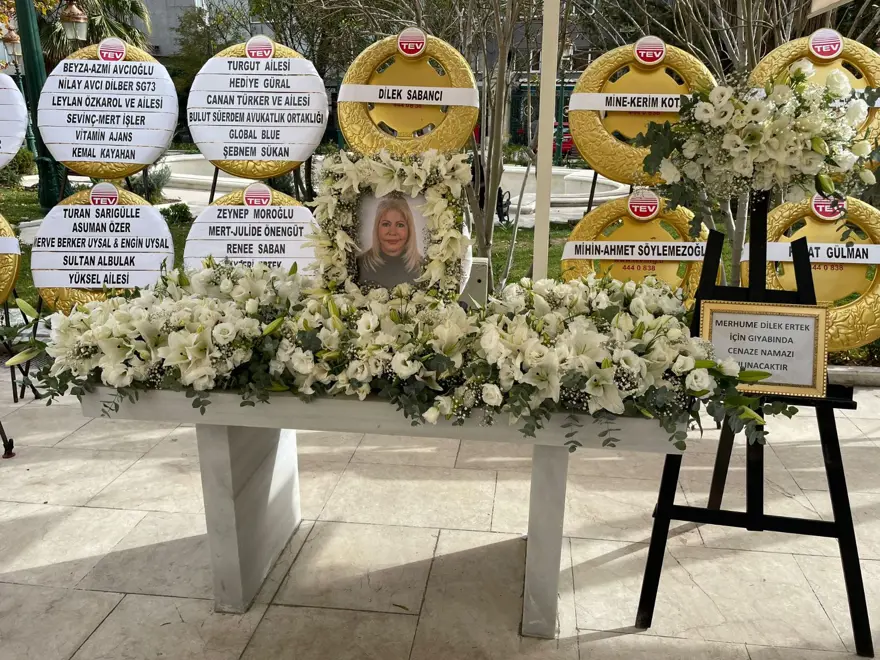 İş insanı Dilek Ertek için gıyabi cenaze namazı 4