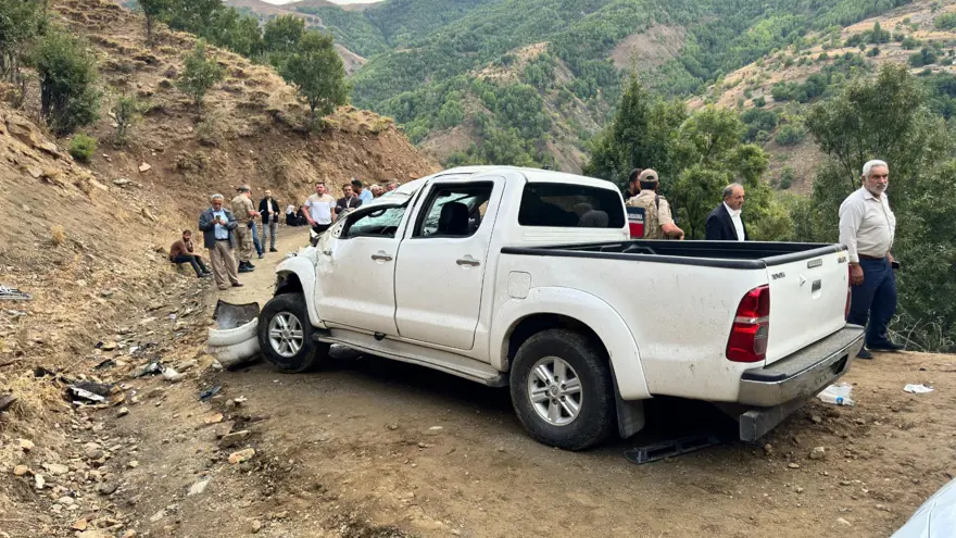 Önce şehitten sonra ailesinden acı haber: Cenaze için yola çıkan yakınları şarampole yuvarlandı 5 Önce şehitten sonra ailesinden acı haber: Cenaze için yola çıkan yakınları şarampole yuvarlandı 5