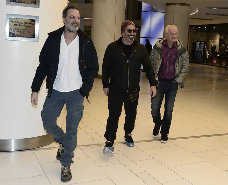 Zafer Algöz: Birbirimizi acımasızca eleştiririz 1 Zafer Algöz: Birbirimizi acımasızca eleştiririz 1