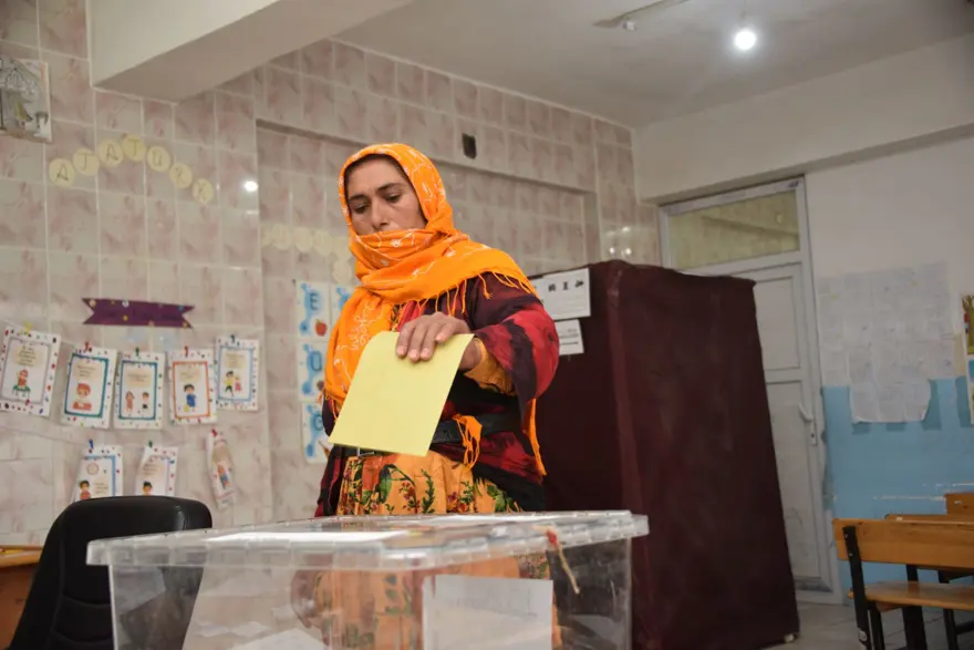 Deprem bölgesinde seçimin ikinci turu 16