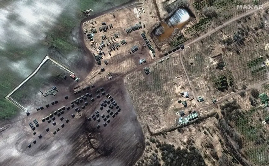 Putin’inyıkım ordusu: 64 kilometrelik konvoy Kiev sınırında durdu 10 Putin’inyıkım ordusu: 64 kilometrelik konvoy Kiev sınırında durdu 10