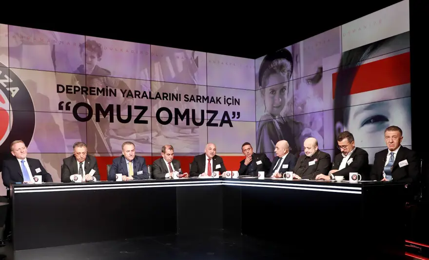 Türk futbolu Omuz Omuza: Depremzedeler için yardım gecesi (Kimler katıldı, ne kadar yardım yapıldı?) 15