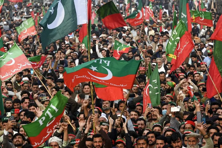 Pakistan'da seçim krizi: İmran Han'ın partisi sonucu protesto ediyor 2