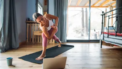 Evde yapılan sporla formda kalmanın püf noktaları: Bunları yaparak fit bir vücuda ulaşabilirsiniz