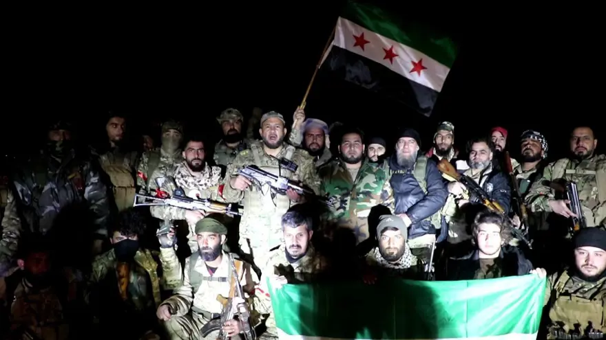 Barış Pınarı Harekatı bölgesinde hareketlilik: Suriye Milli Ordusu'ndan cepheye ağır silah sevkiyatı 5