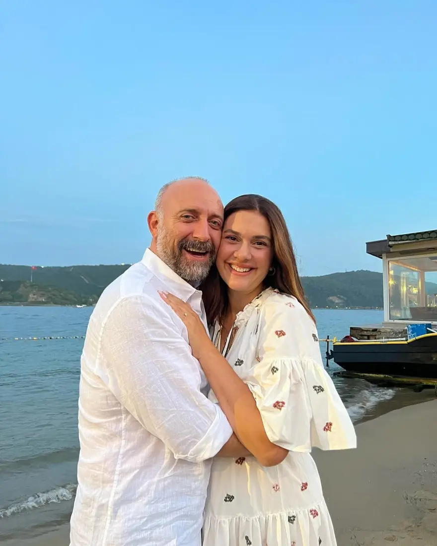Bergüzar Korel sezonu açtı: Denize düştüm 4