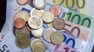 Euro dolar karşısında iki ayın zirvesinde
