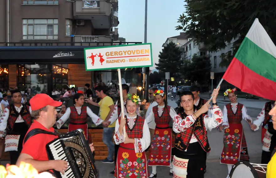 Halk Dansları Festivali'nde renkli görüntüler 2