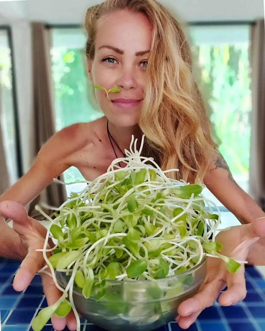 Vegan sosyal medya fenomeni Zhanna Samsonova "açlıktan" öldü 6 Vegan sosyal medya fenomeni Zhanna Samsonova "açlıktan" öldü 6