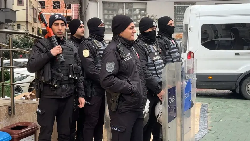 50 yıllık semt pazarıkapatıldı, pazarcı esnafı yürüyüş yapmak istedi 3