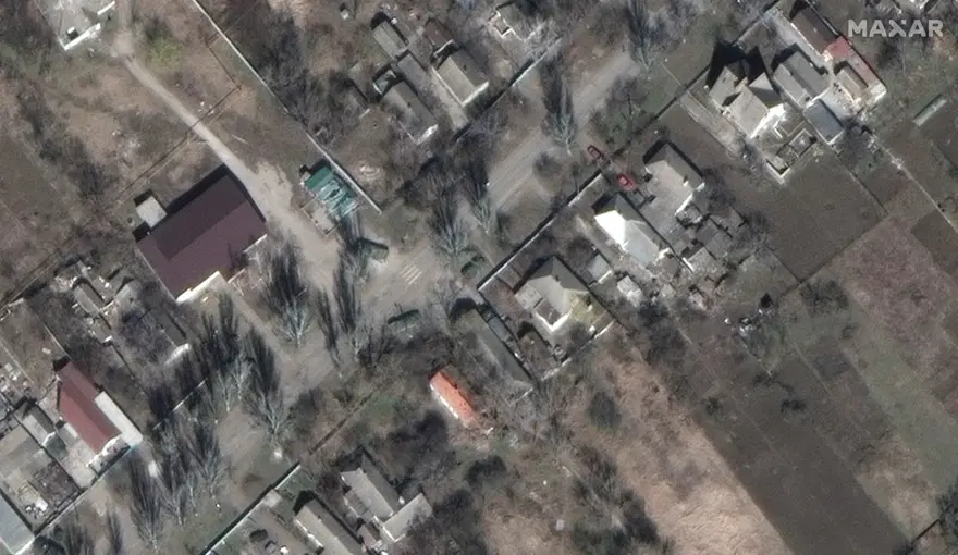 Mariupol'deki yıkım uydudan görüntülendi: Şehirdeki yerleşim yerlerinin neredeyse tamamı harabeye döndü 1