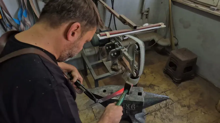 Çırak bulamadı, kızına öğretiyor:  UNESCO'lu usta sanatını yaşatmaya çalışıyor 6